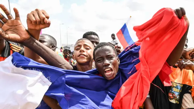 manifestation pro-russe à Niamey contre les bases françaises et nigériennes