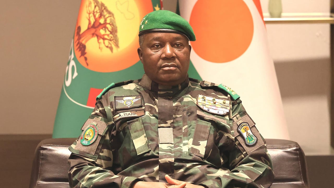 La junte au Niger durcit le ton et suspend plusieurs médias internationaux