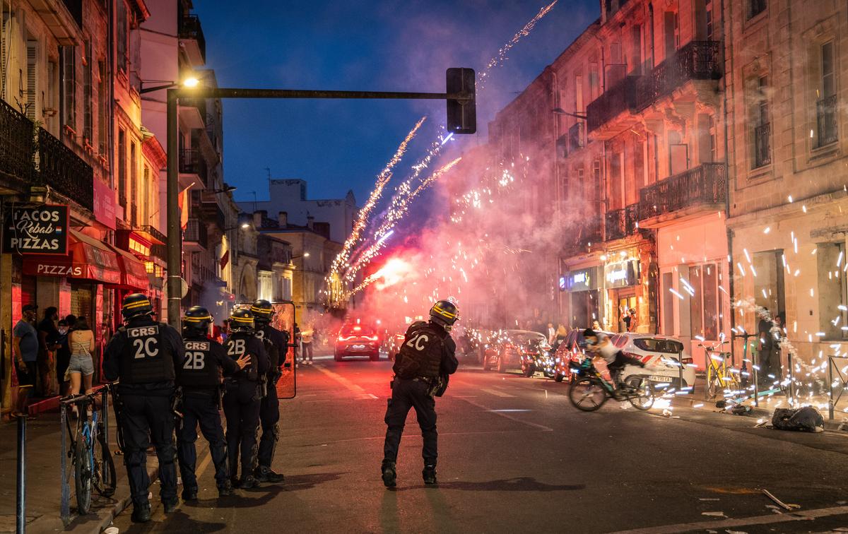 Violences urbaines à Paris et bordeaux après la victoire du psg en ligue des champions