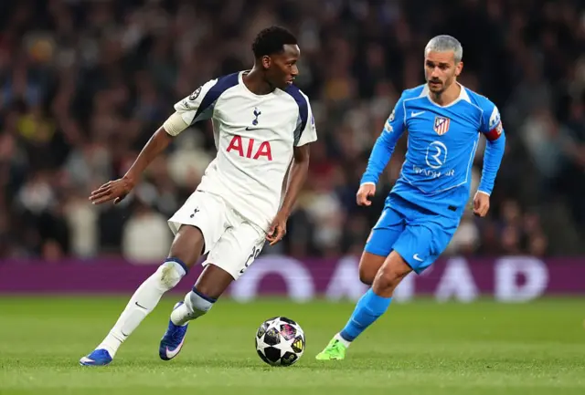 Pape Matar Sarr (Tottenham) en action lors d’un match de Ligue des Champions 2025/26.