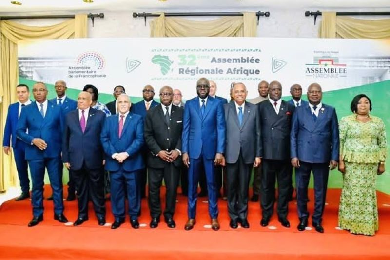 Parlementaires gabonais et sénégalais lors de l