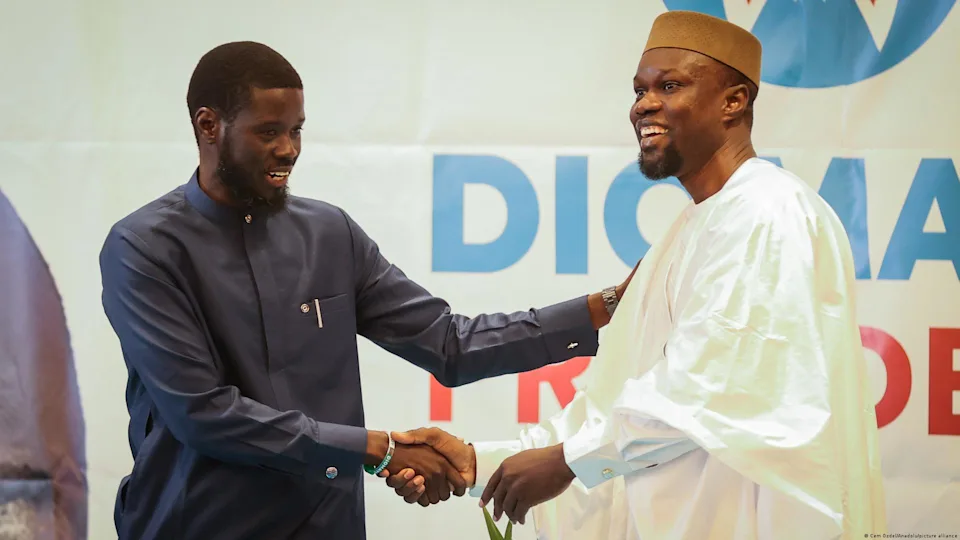 Ousmane Sonko et Bassirou Diomaye Faye, lors de la campagne électorale de 2024