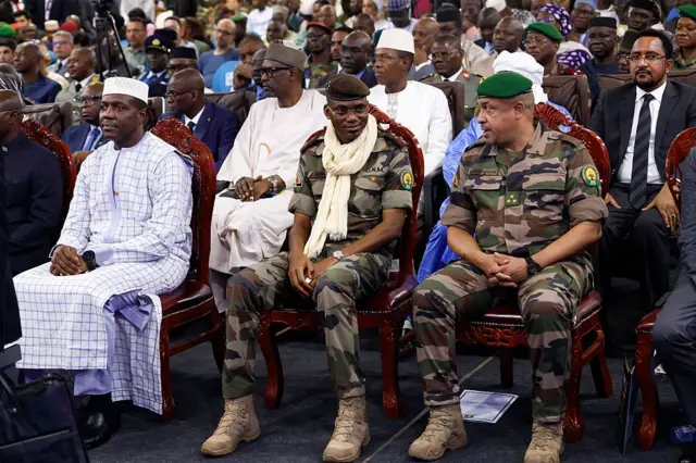 Rencontre entre les ministres malien de la Défense, de la Sécurité et le Premier ministre