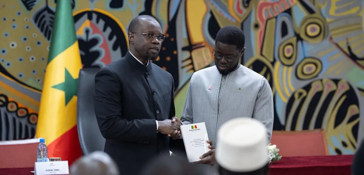 Ousmane Sonko, nouveau président de l'Assemblée nationale du Sénégal, et Bassirou Diomaye Faye, président de la République, lors de leur transition politique