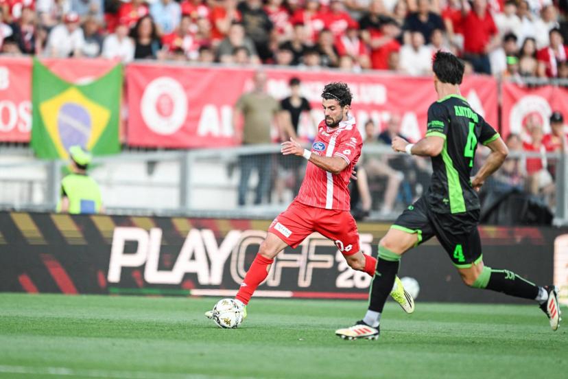 Patrick Cutrone célèbre la promotion de Monza en Serie A malgré une finale de play-offs tendue contre Catanzaro