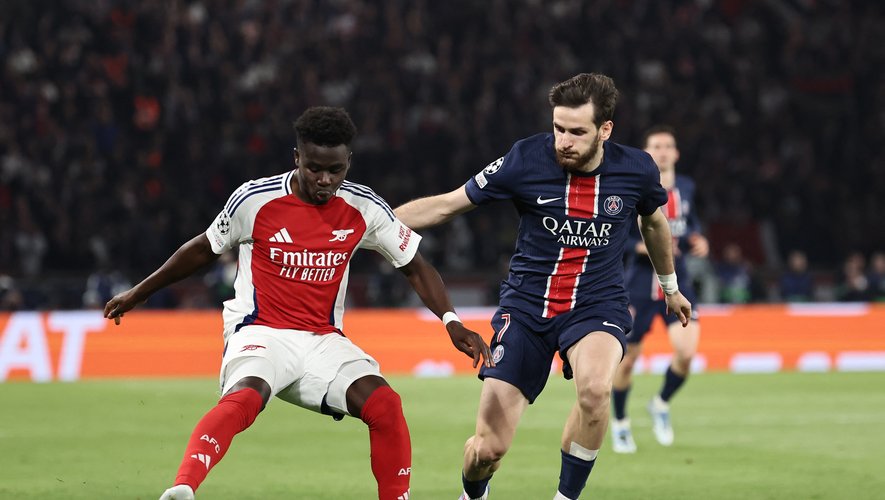 Khvicha Kvaratskhelia et Bukayo Saka, deux joueurs clés pour leurs équipes respectives