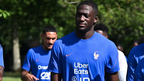 Ibrahima Konaté en action avec l'équipe de France