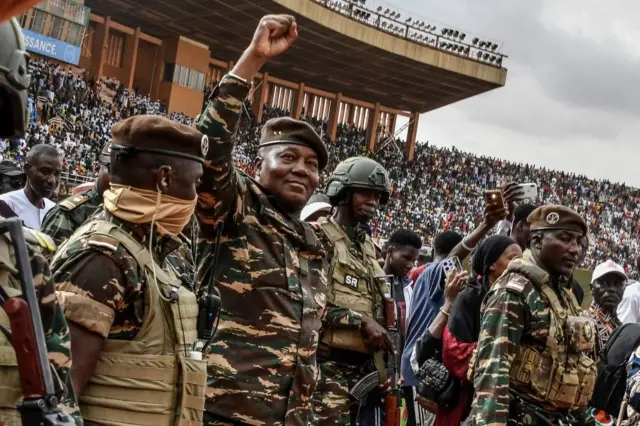 Manifestation contre l’intervention militaire au Niger en 2023