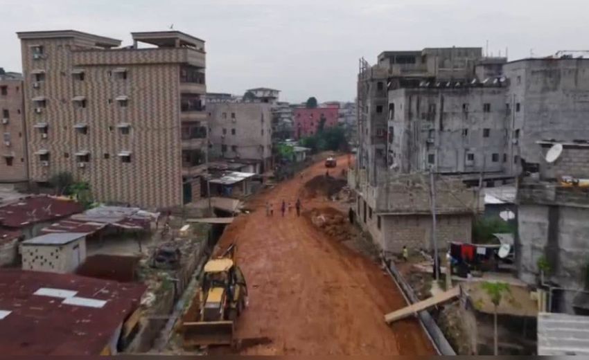 Travaux d'assainissement en cours à la Baie des Cochons à Libreville