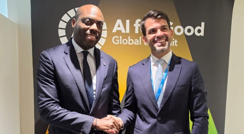 Le ministre gabonais de l’Économie numérique et le directeur régional de TikTok lors d’un échange stratégique