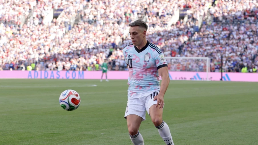 Leandro Trossard en maillot de Besiktas Leandro Trossard en maillot de Besiktas