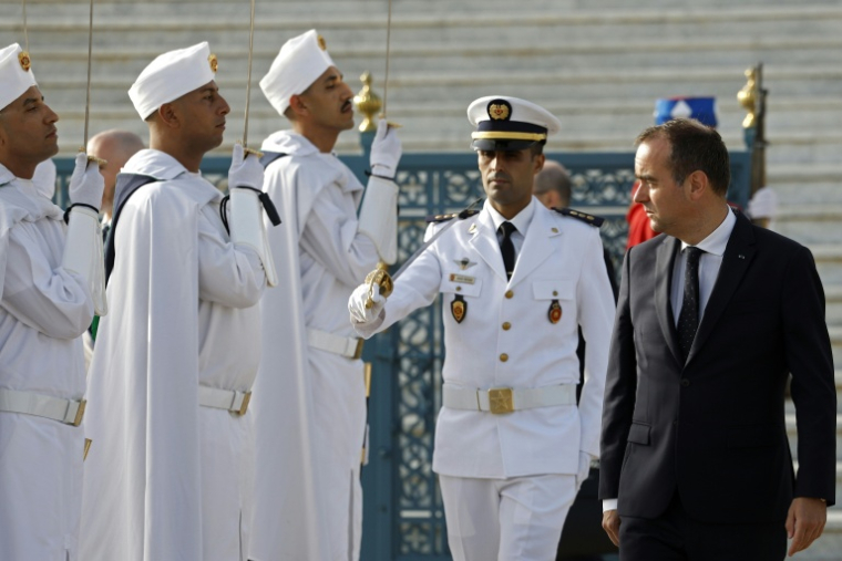Dépôt de gerbes au Mausolée royal de Rabat