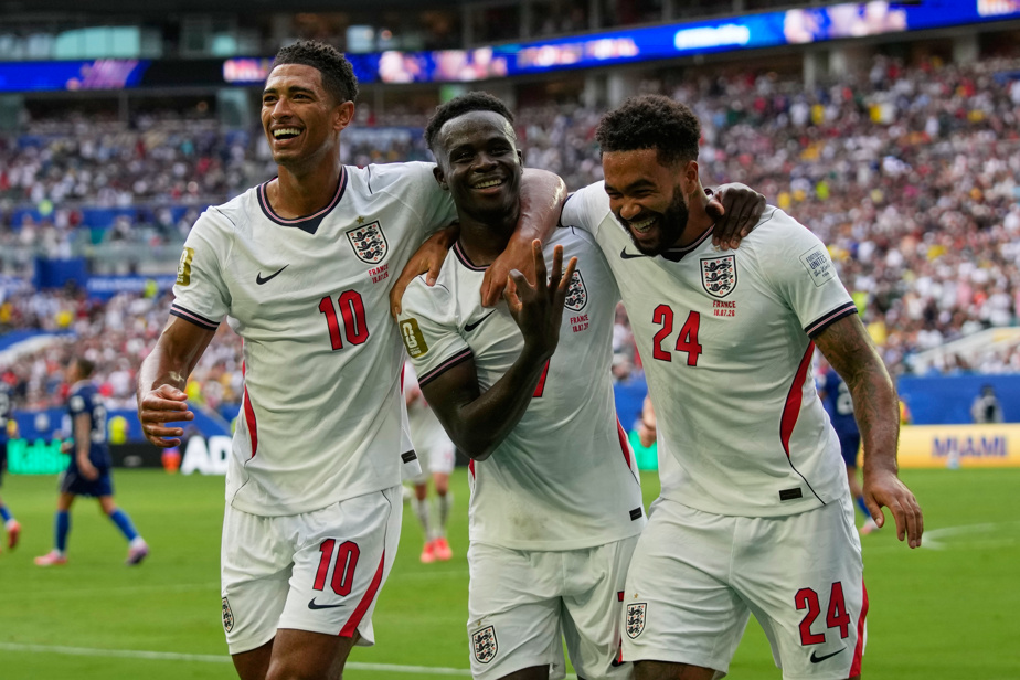 Célébration des joueurs anglais après le match