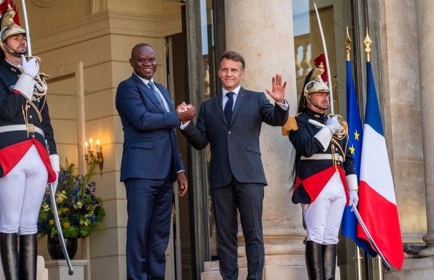 Les présidents Macron et Oligui Nguema à l’Élysée