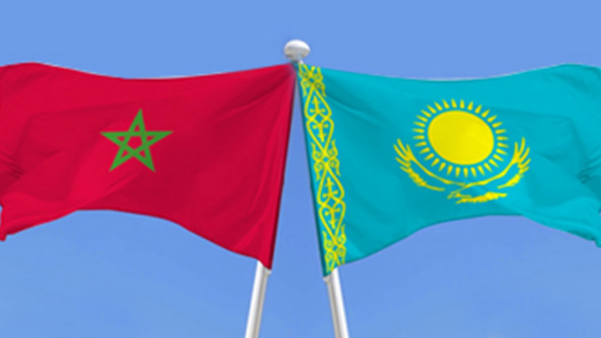 Représentants kazakhs et marocains lors de négociations économiques