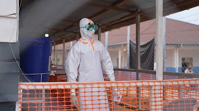 Équipe médicale en action contre Ebola en République démocratique du Congo