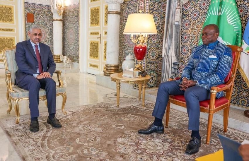 Sidi Ould Tah en discussion avec le président Brice Clotaire Oligui Nguema